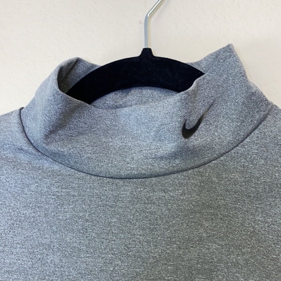 Nike Workout Running Long Sleeve Tee Size Large - Picture 5 of 12